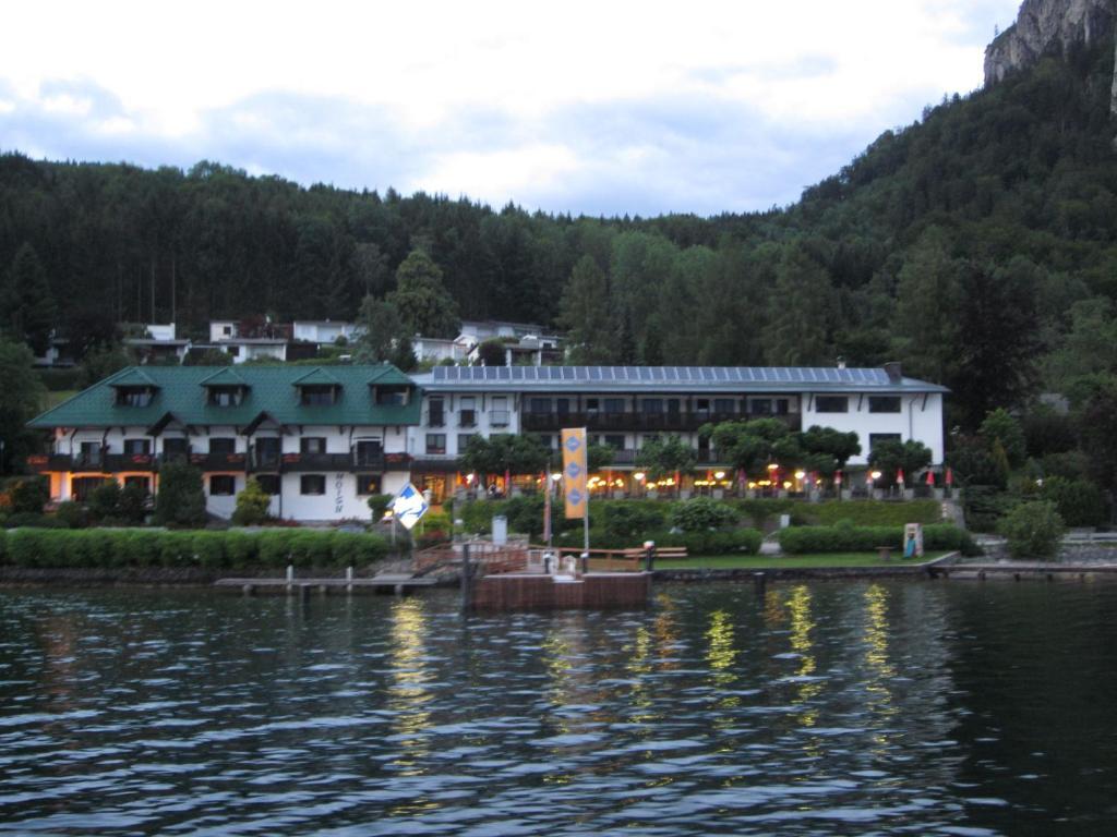 Seegasthof Hois'N Wirt - Hotel Mit Wellnessbereich Gmunden Exteriér fotografie